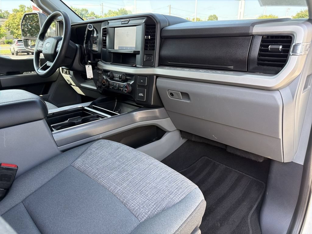 Certified 2025 Ford F350 XLT w/ 360-Degree Camera Package AWD/4WD image 28