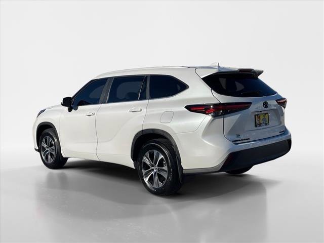 Used 2024 Toyota Highlander XLE image 5