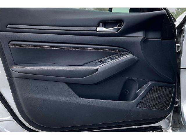Used 2022 Nissan Altima 2.5 SR image 18