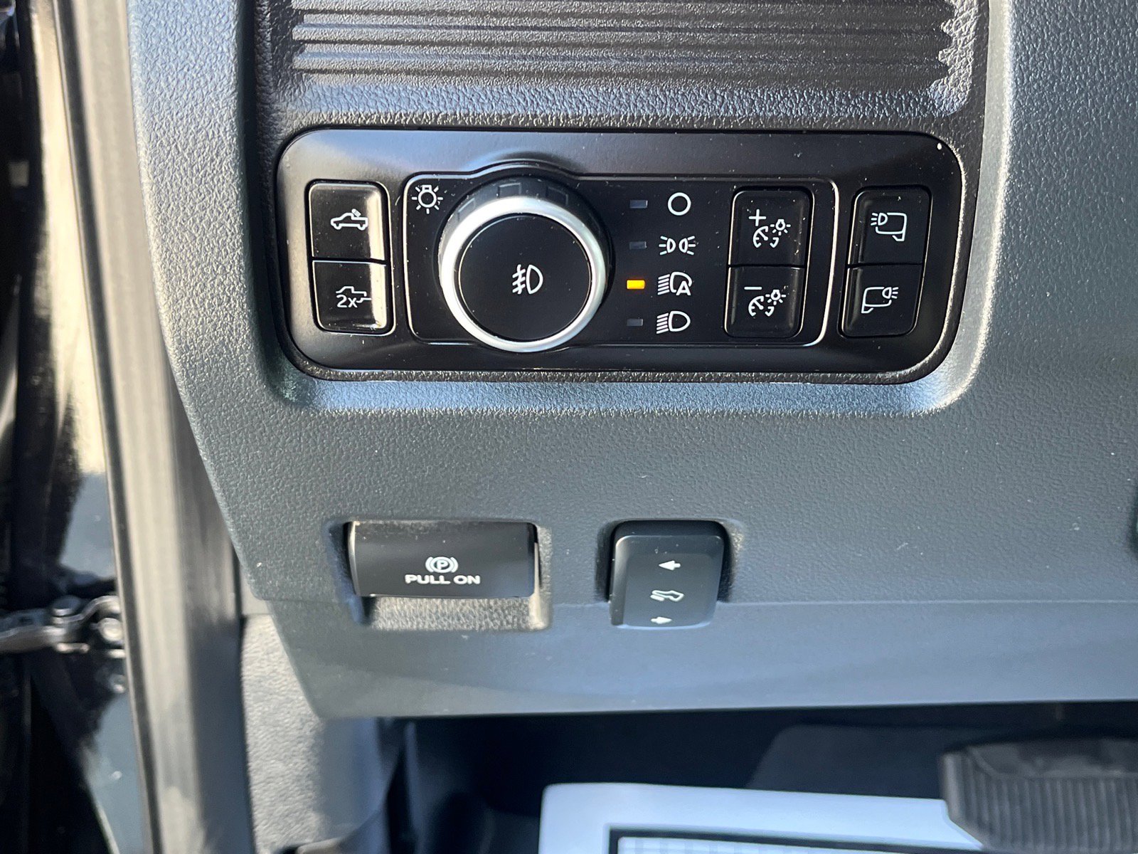 Certified 2025 Ford F350 Lariat w/ Lariat Ultimate Package AWD/4WD image 17