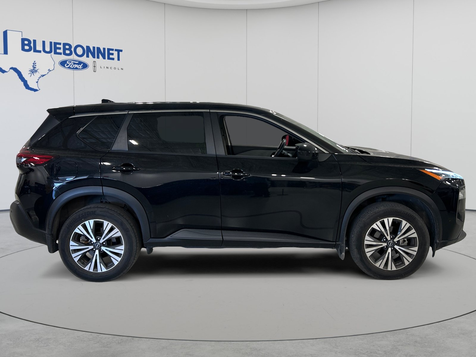 Used 2023 Nissan Rogue SV AWD/4WD image 4
