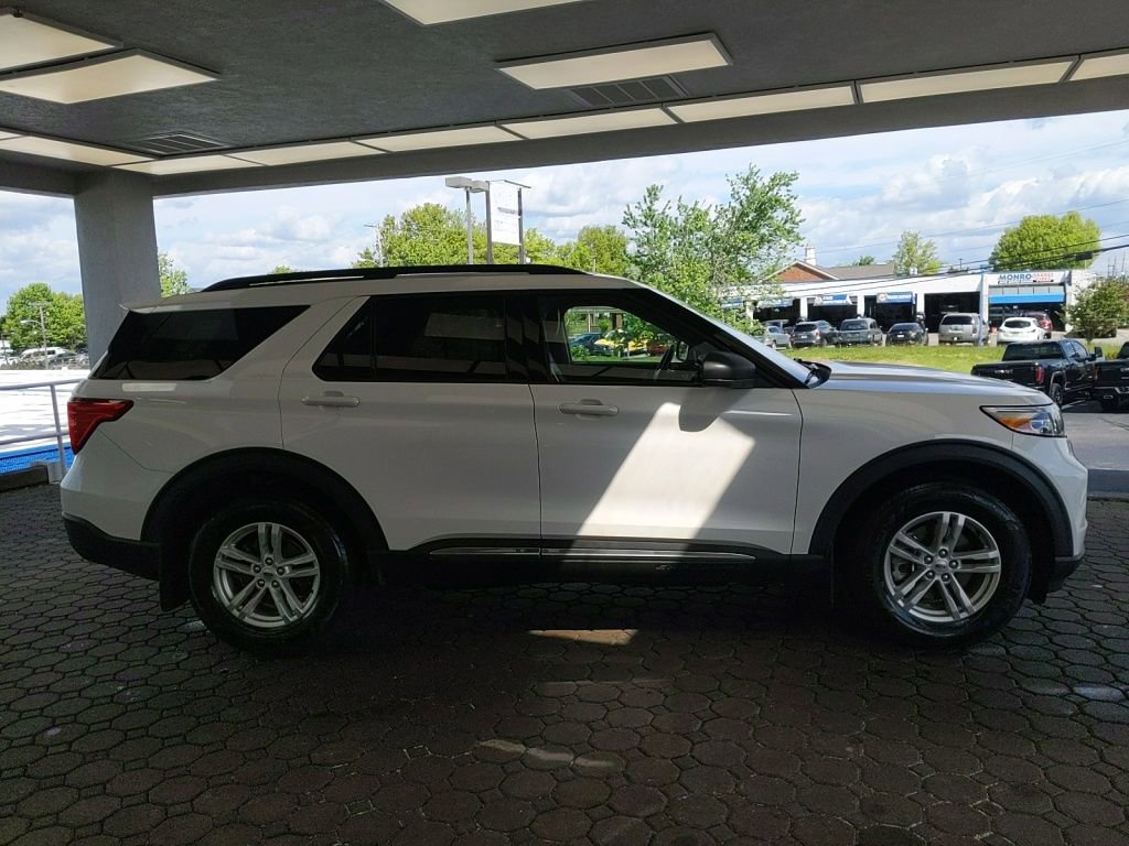 Certified 2022 Ford Explorer XLT w/ Equipment Group 202A AWD/4WD image 5