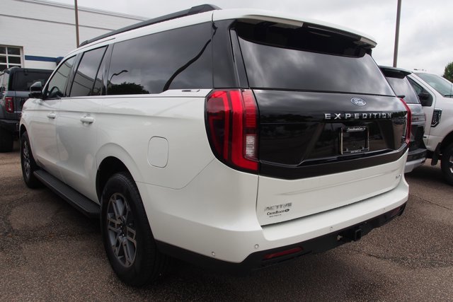 Certified 2025 Ford Expedition Max Active RWD image 5