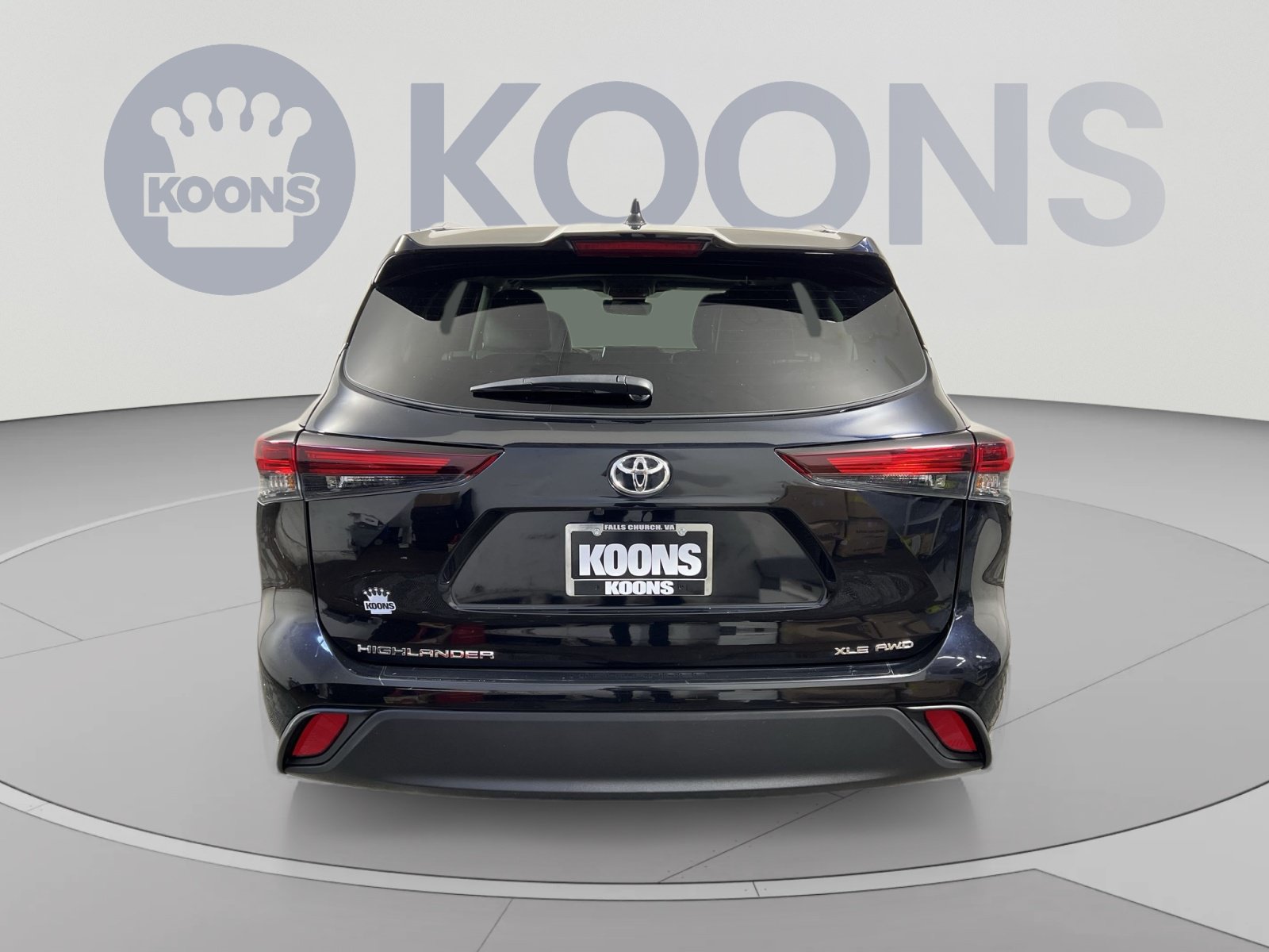 Used 2024 Toyota Highlander XLE AWD/4WD image 10
