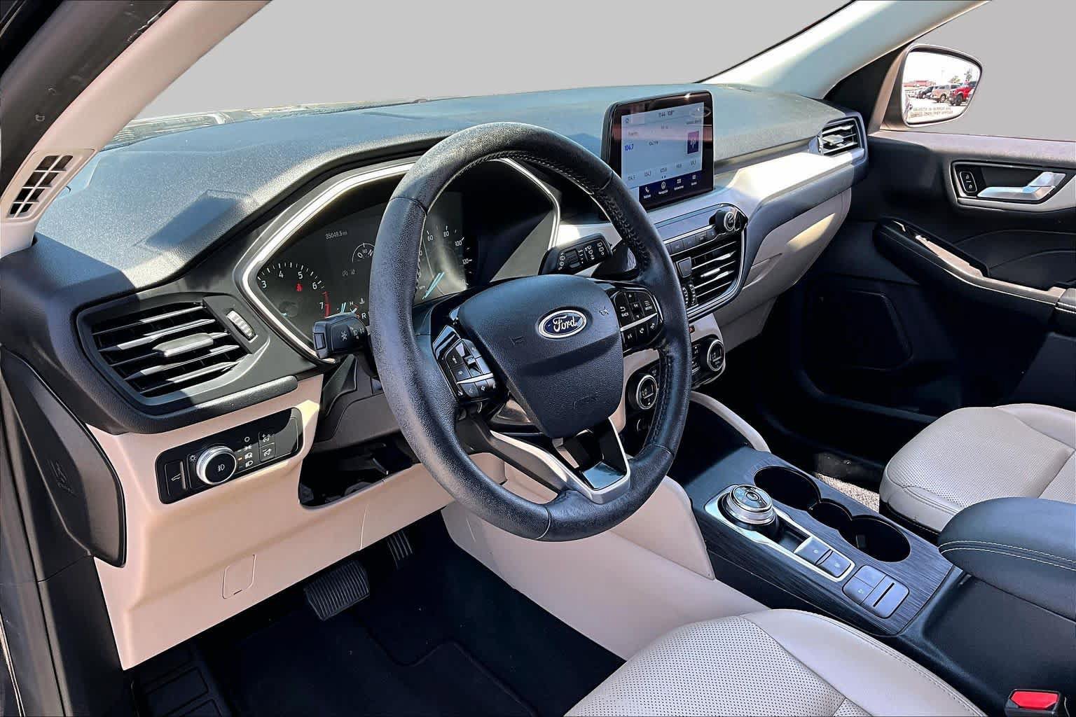 Certified 2021 Ford Escape SEL FWD image 16