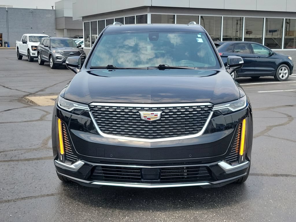 Used 2020 Cadillac XT6 Premium Luxury AWD/4WD image 2