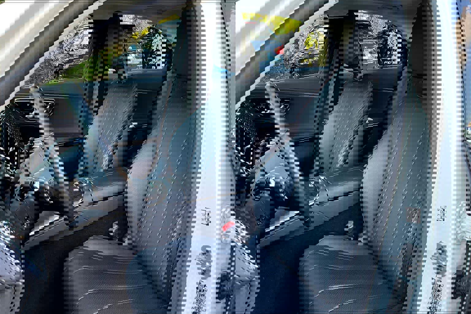 Used 2025 Mercedes-Benz E 350 Sedan w/ Winter Package image 9