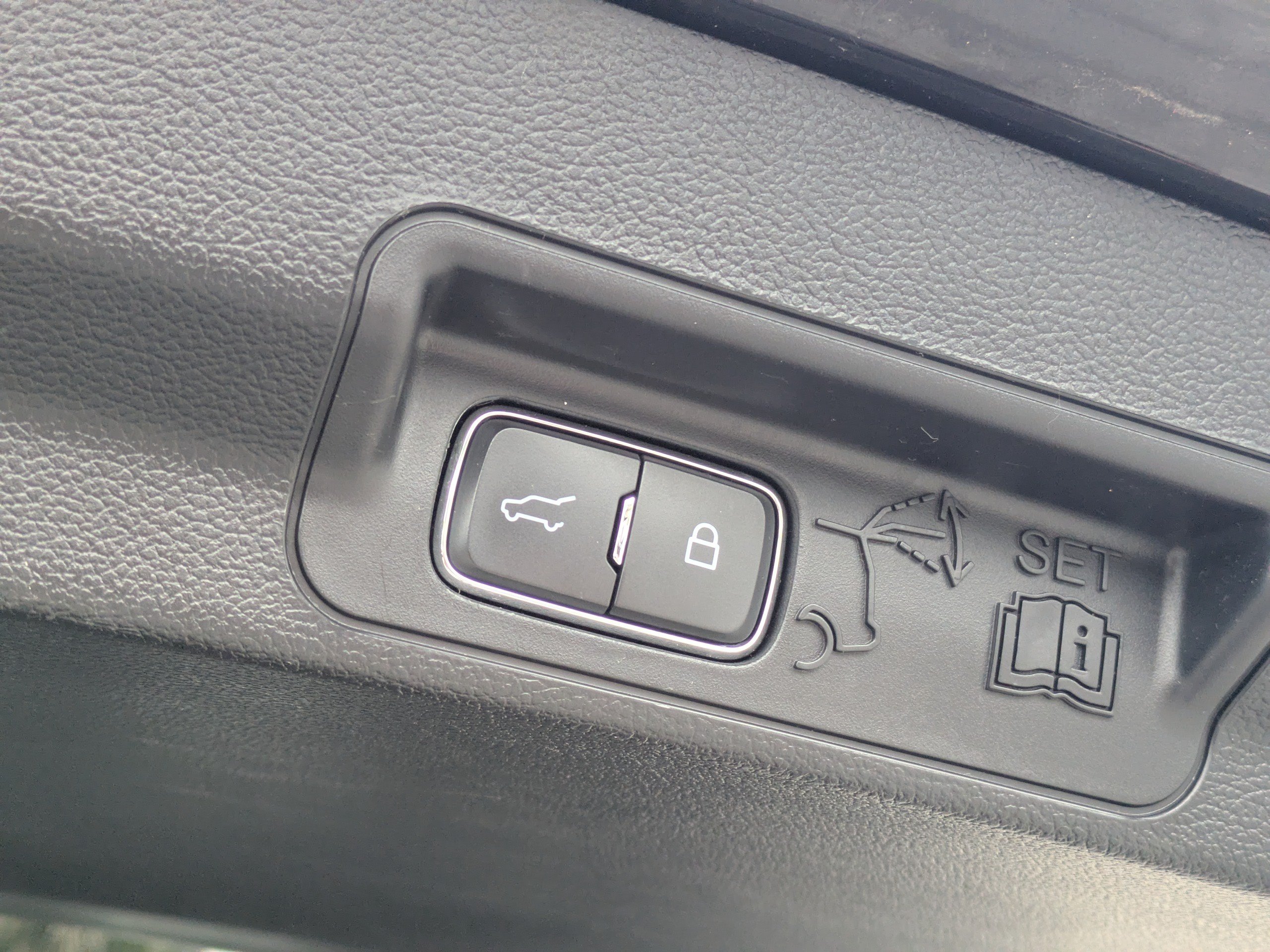 Certified 2023 Ford Explorer XLT AWD/4WD image 12