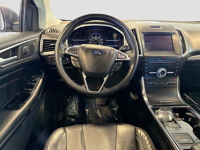 Certified 2019 Ford Edge Titanium w/ Cold Weather Package image 18