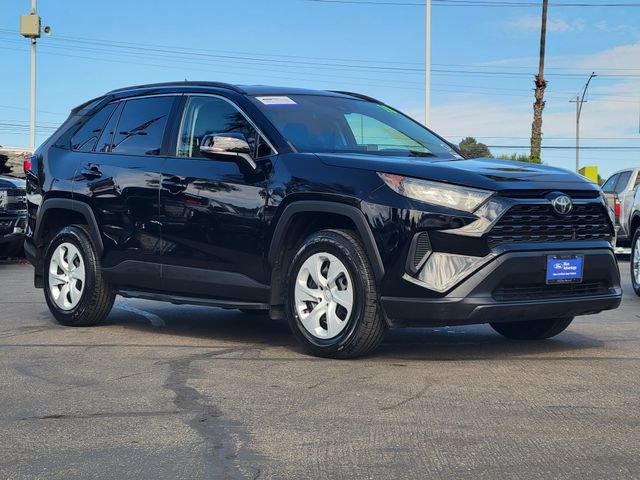 Used 2019 Toyota RAV4 LE w/ Carpet Mat Package FWD image 31