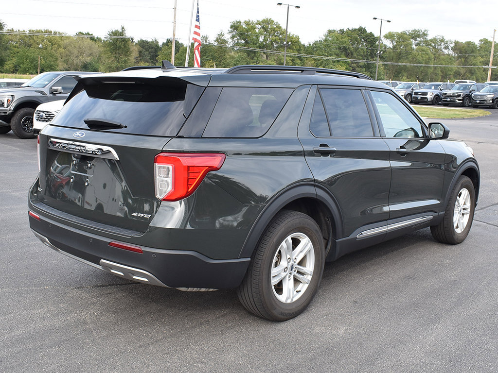Certified 2024 Ford Explorer XLT w/ Equipment Group 202A AWD/4WD image 4