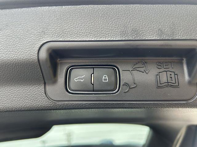 Certified 2025 Ford Explorer Platinum w/ LUX Leather Package image 19