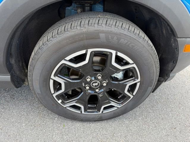 Certified 2025 Ford Bronco Sport Outer Banks w/ Outer Banks Tech Package+ AWD/4WD image 11