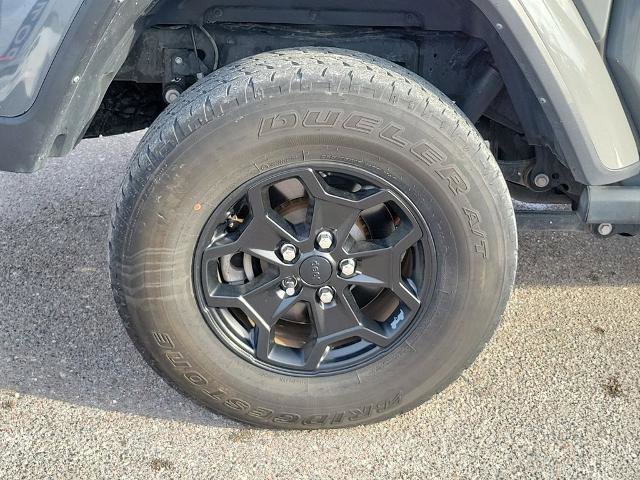 Used 2022 Jeep Gladiator Sport image 6