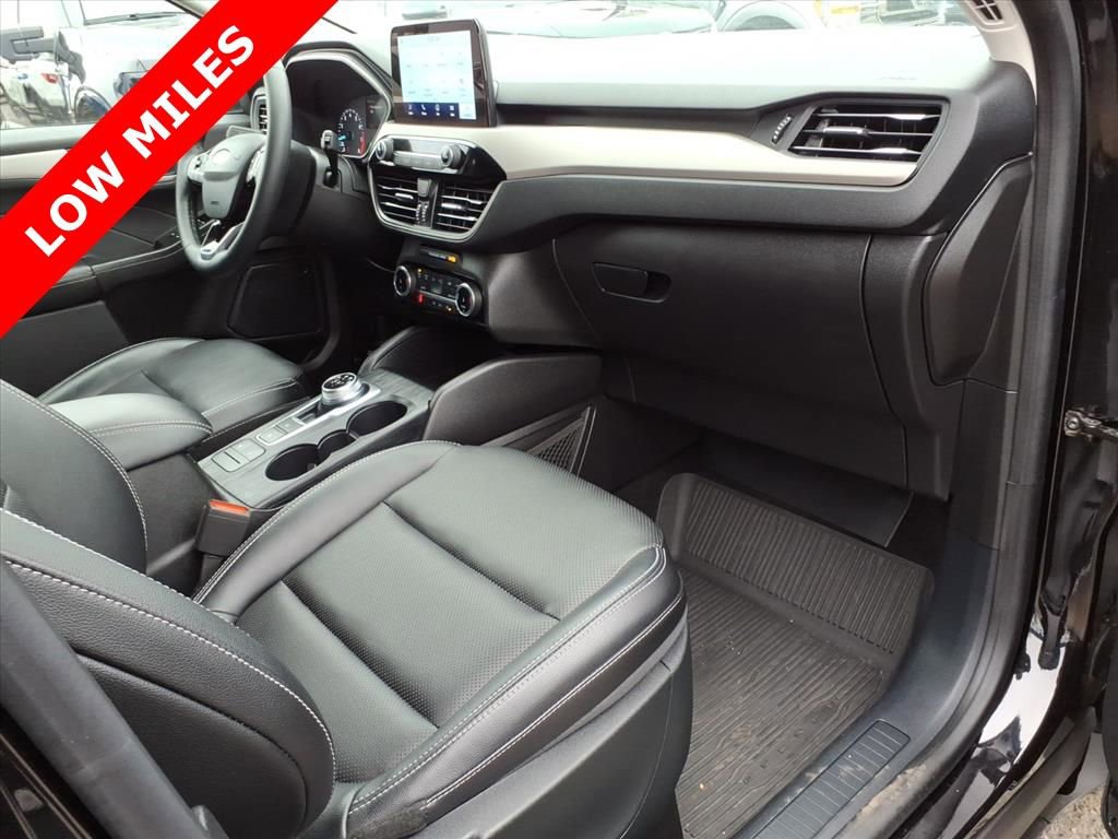 Certified 2022 Ford Escape SEL image 9