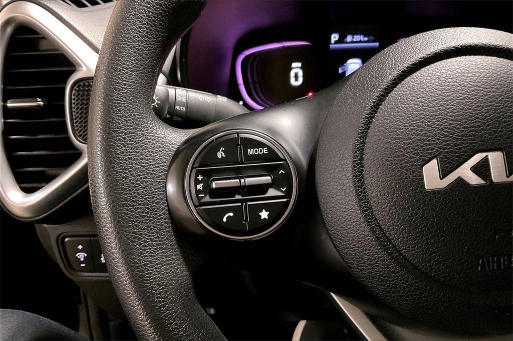 Used 2024 Kia Soul LX w/ LX Technology Package image 17