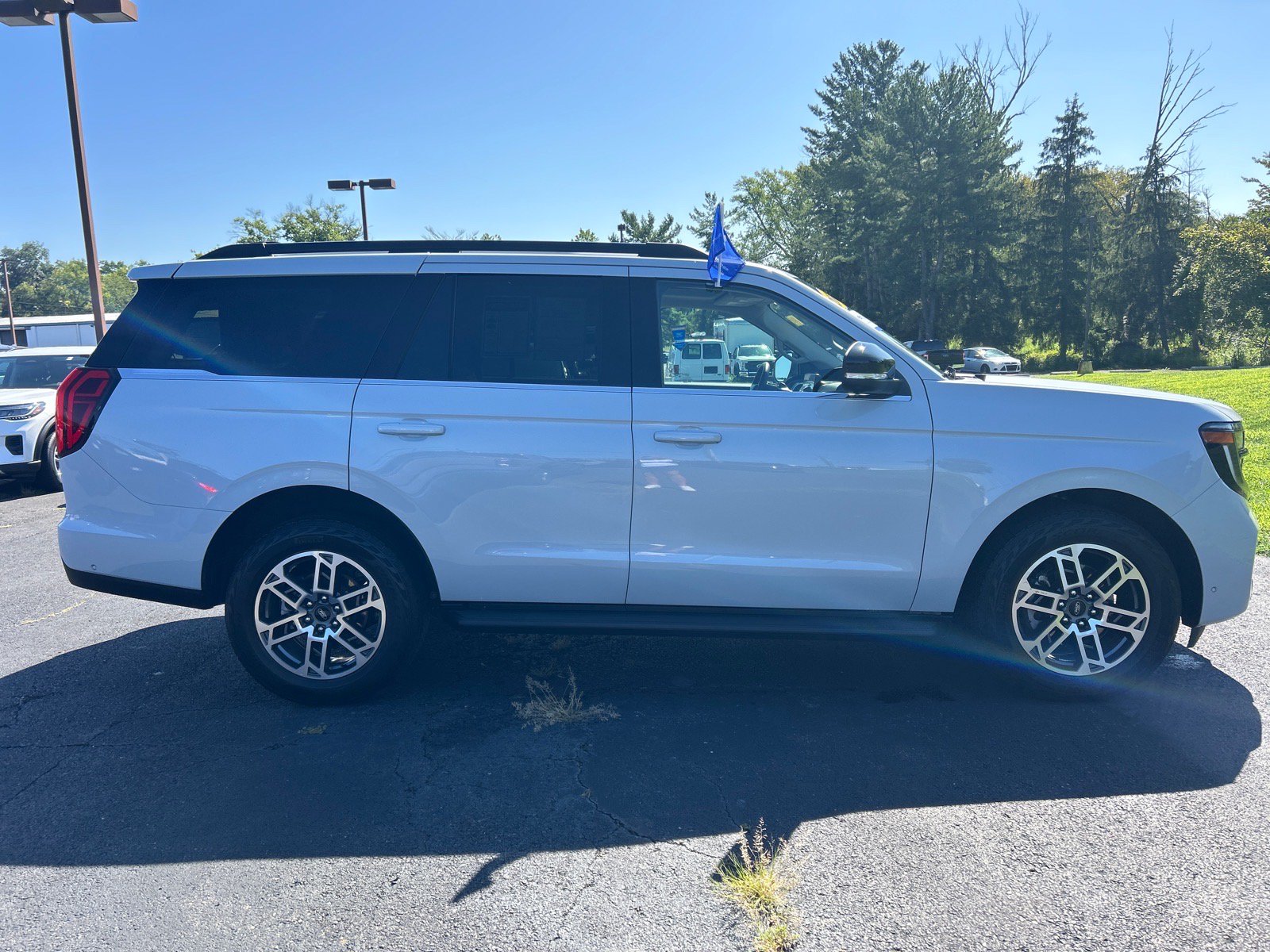 Certified 2025 Ford Expedition Active AWD/4WD image 19