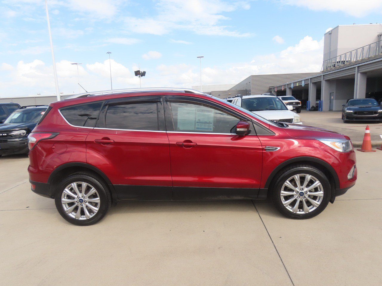 Certified 2017 Ford Escape Titanium FWD image 8