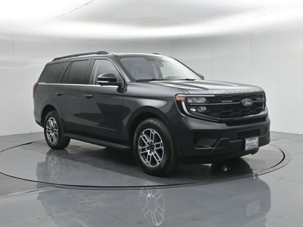 Certified 2025 Ford Expedition Active image 7