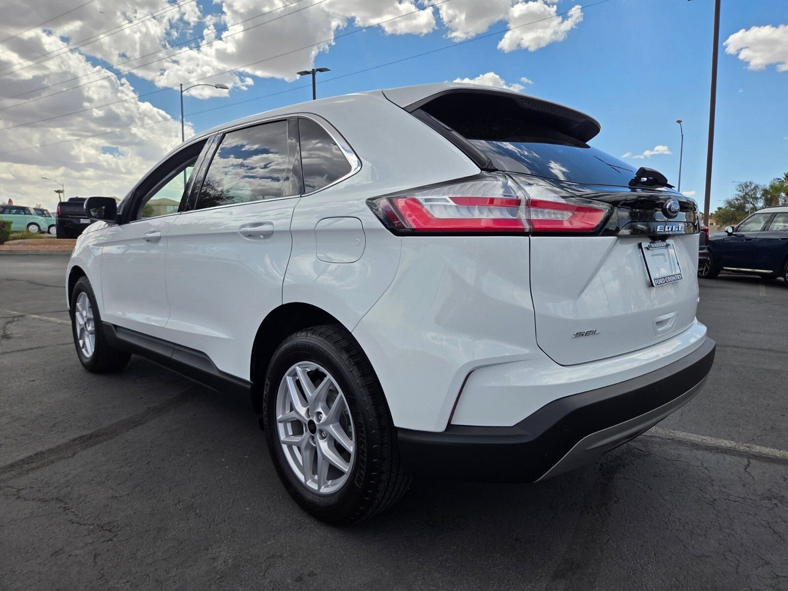 Certified 2023 Ford Edge SEL w/ Convenience Package AWD/4WD image 4