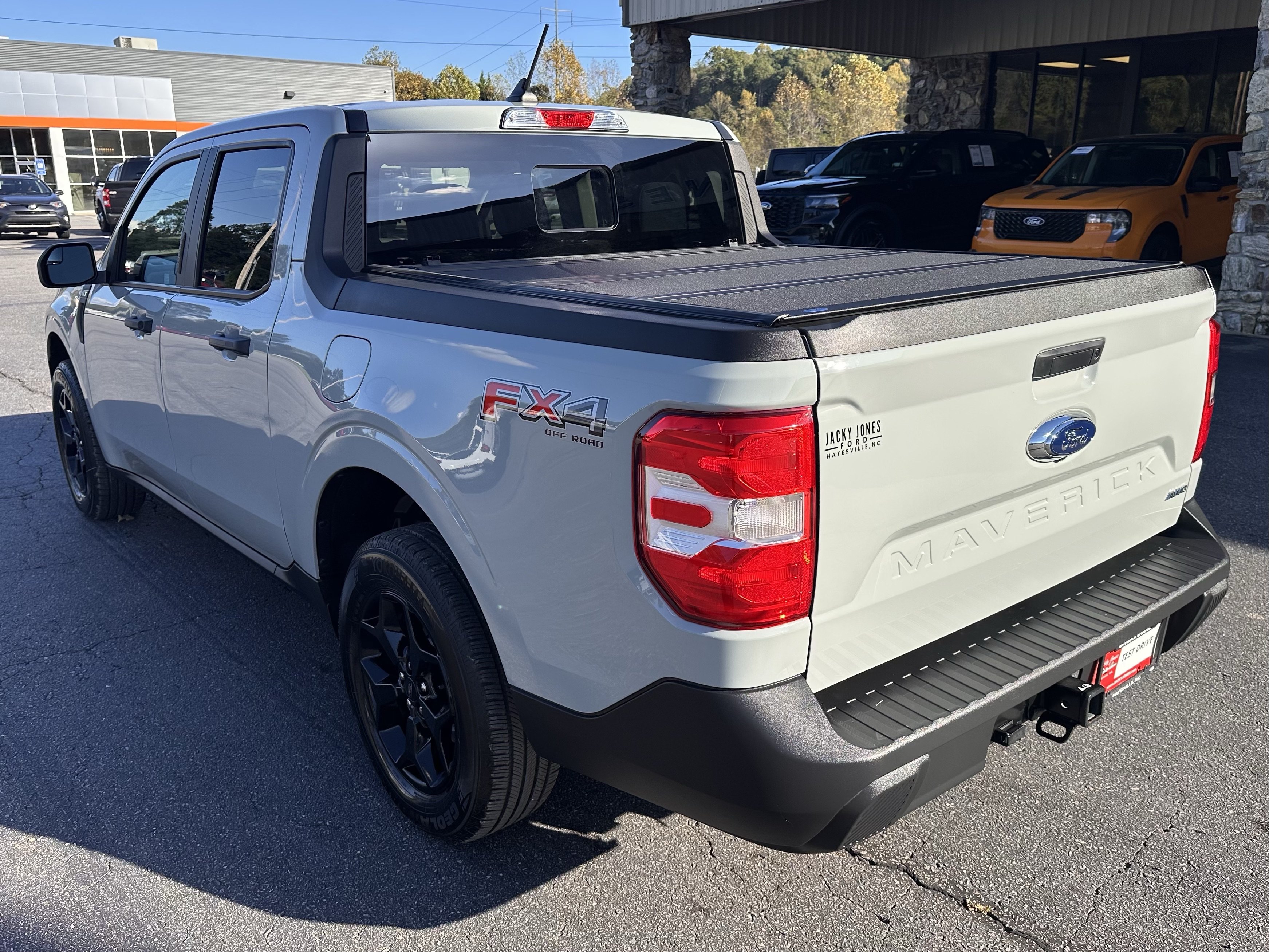 Certified 2022 Ford Maverick XLT w/ Equipment Group 300A Standard AWD/4WD image 5