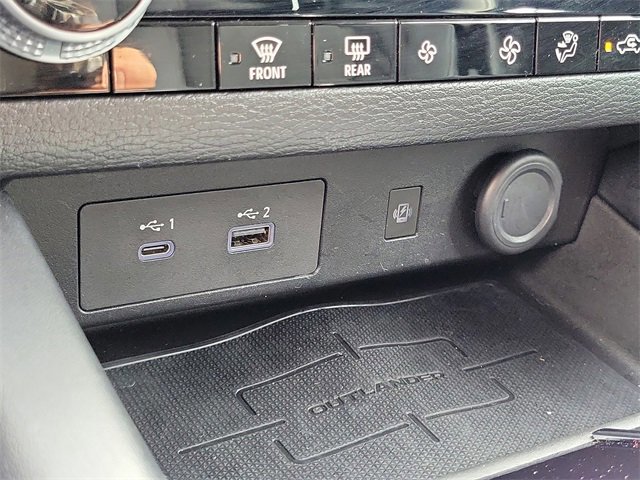 Used 2022 Mitsubishi Outlander SE image 18