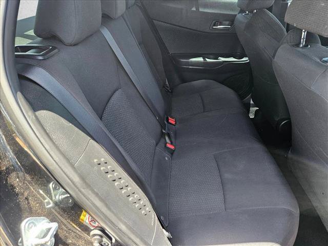 Used 2018 Toyota C-HR XLE FWD image 18