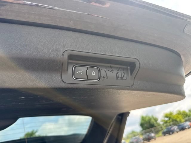 Certified 2024 Ford Explorer XLT w/ Equipment Group 202A AWD/4WD image 8