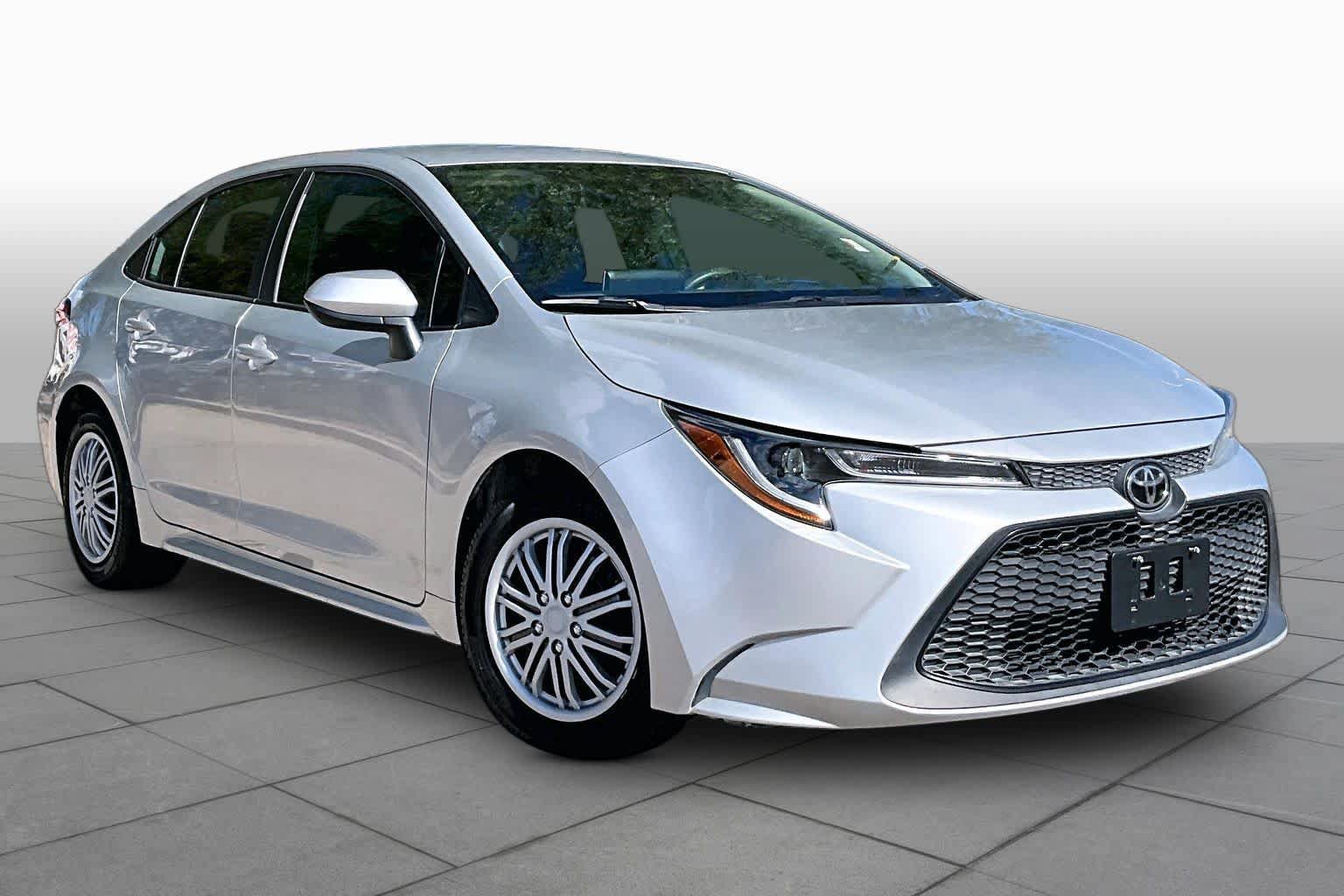 Used 2020 Toyota Corolla LE FWD image 3