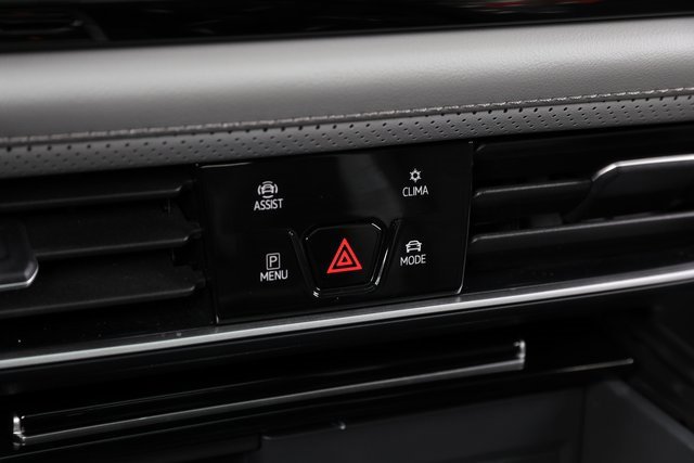 Used 2024 Volkswagen Atlas Peak Edition SEL image 31