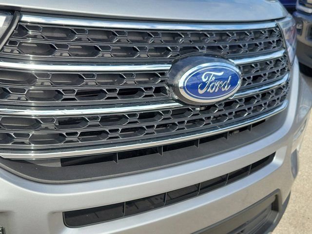 Certified 2023 Ford Explorer XLT w/ Equipment Group 202A RWD image 7