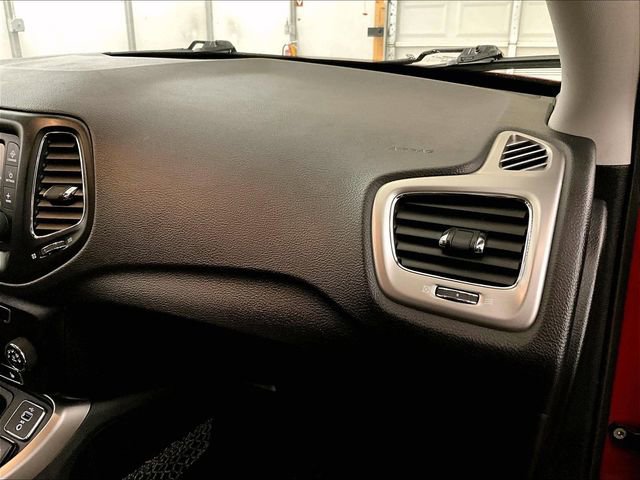 Used 2018 Jeep Compass Latitude w/ Cold Weather Group AWD/4WD image 15
