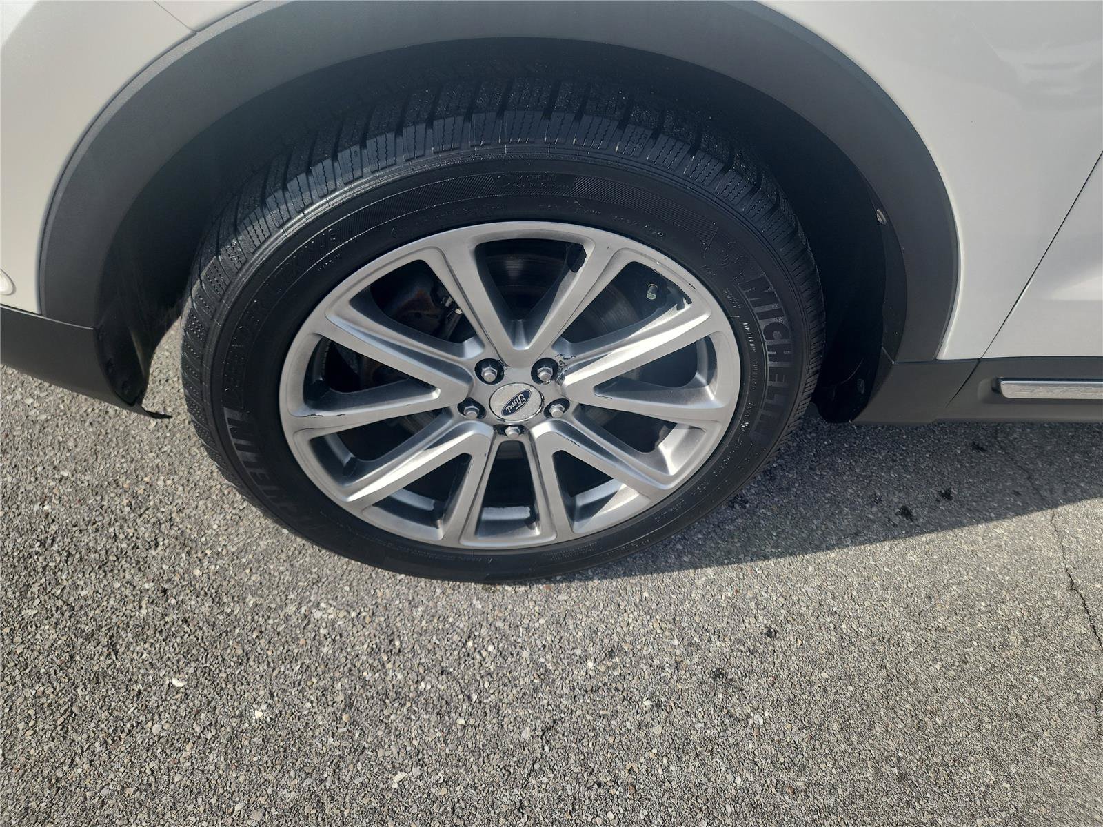 Certified 2017 Ford Explorer Limited w/ Equipment Group 301A FWD image 9