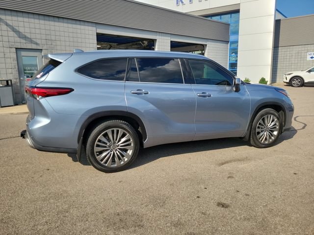 Used 2021 Toyota Highlander Platinum AWD/4WD image 6