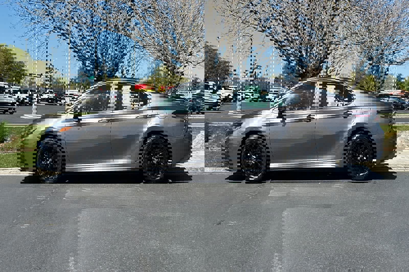 Used 2024 Toyota Camry SE FWD video 2