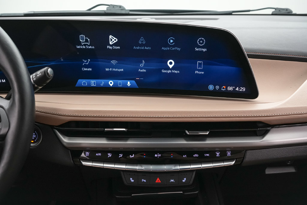 Used 2024 Cadillac XT4 Luxury w/ LPO, Floor Liner Package AWD/4WD image 15