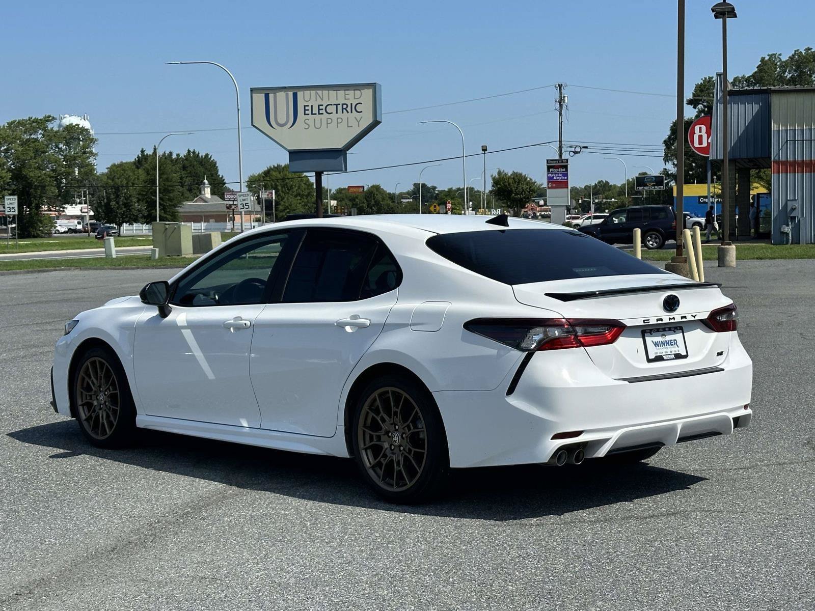 Used 2023 Toyota Camry SE w/ Protection Package (Q2) (TMS) FWD image 4