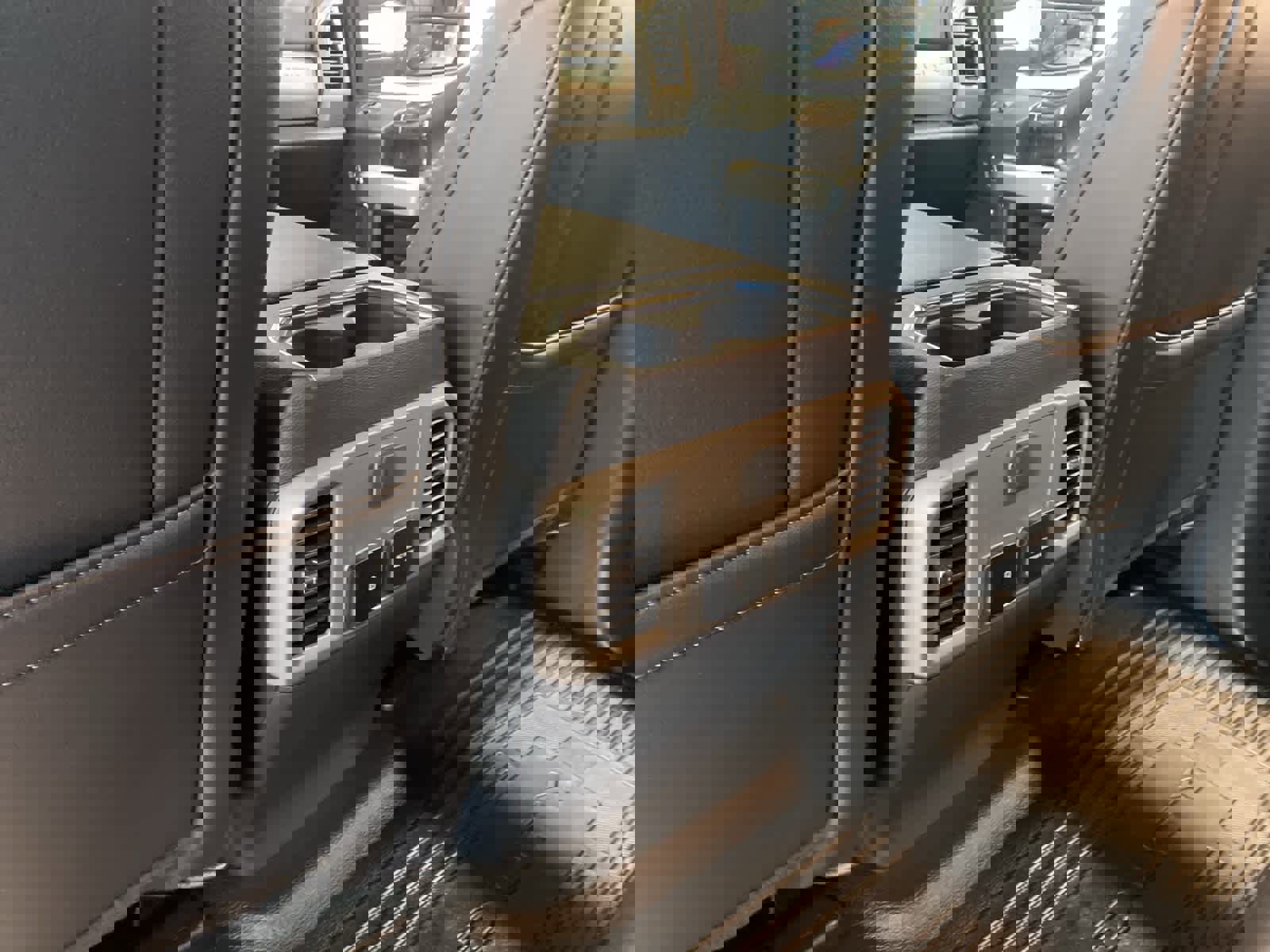 Certified 2022 Ford F350 Lariat w/ Lariat Ultimate Package image 28