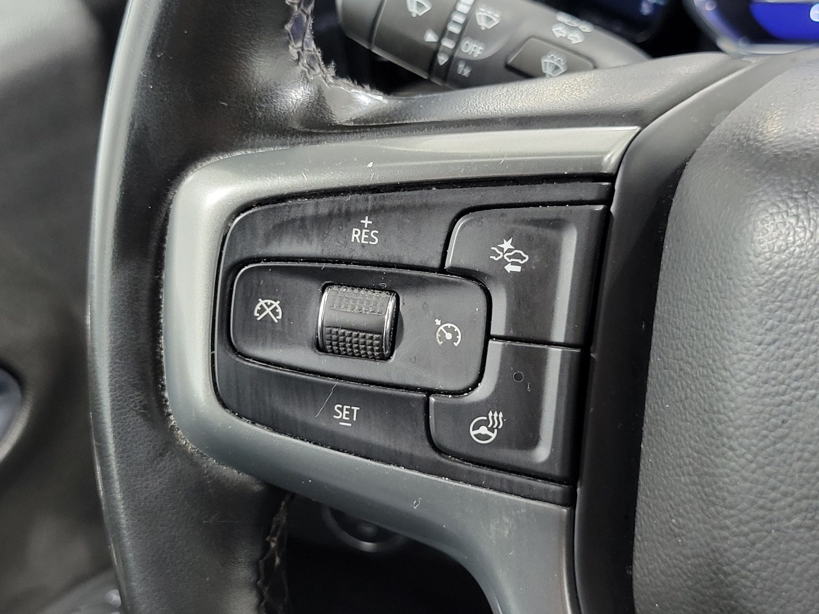 Used 2024 Chevrolet Silverado 1500 LT AWD/4WD image 15