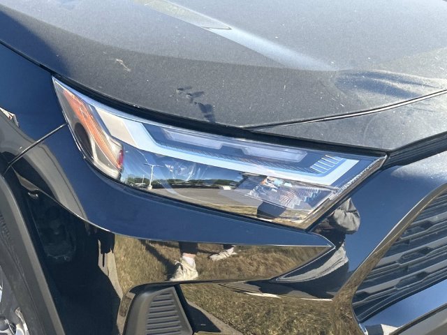 Used 2025 Toyota RAV4 XLE FWD image 4