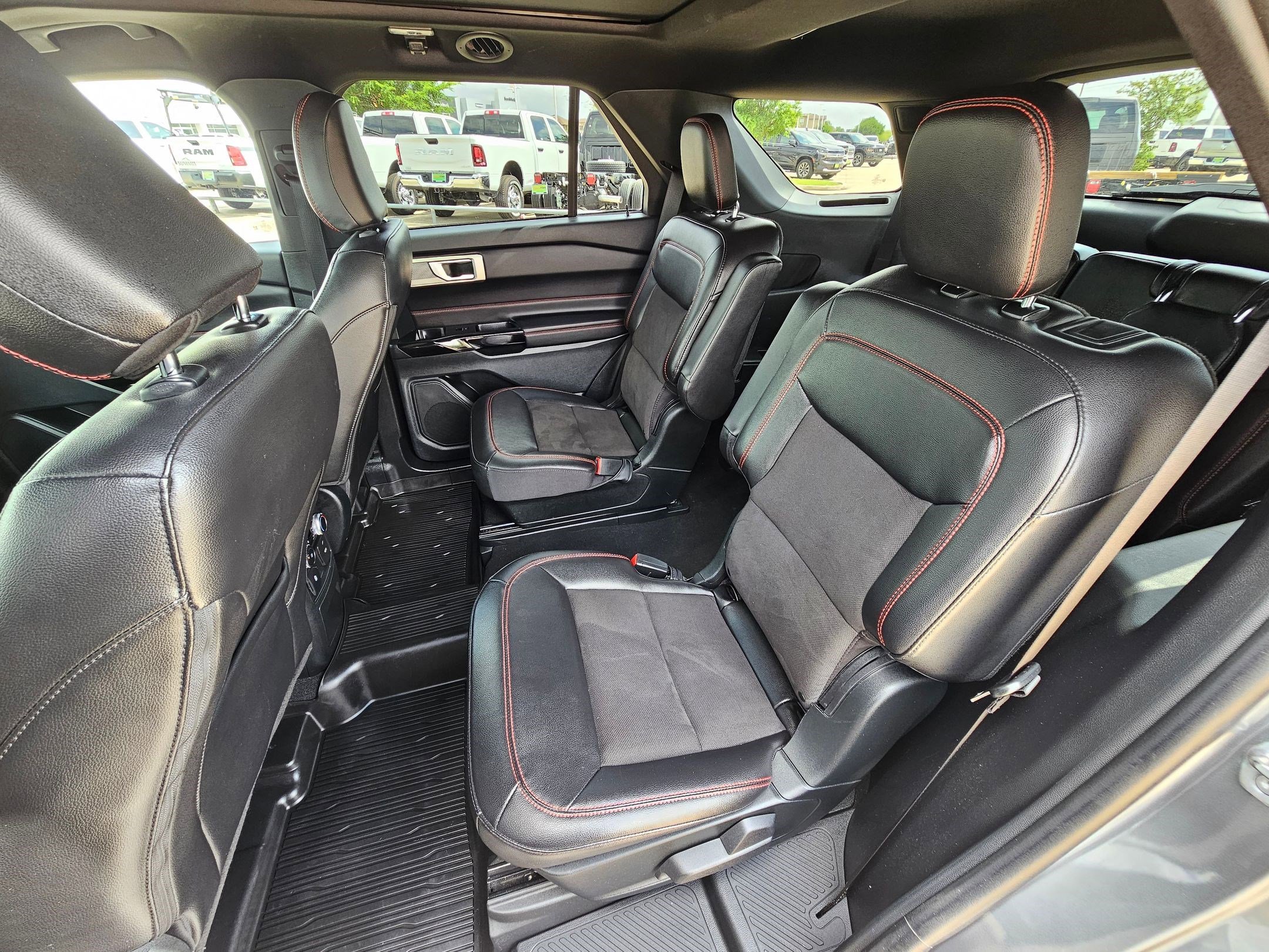 Certified 2023 Ford Explorer ST-Line w/ Class IV Trailer Tow Package AWD/4WD image 29