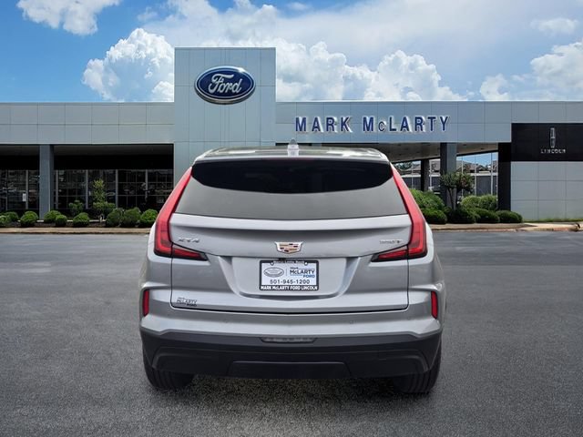 Used 2024 Cadillac XT4 Luxury w/ Cold Weather Package FWD image 4