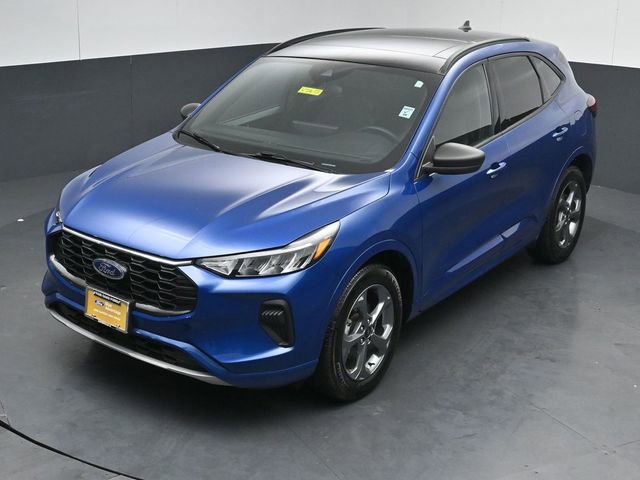 Certified 2023 Ford Escape ST-Line w/ Tech Pack #1 AWD/4WD image 43
