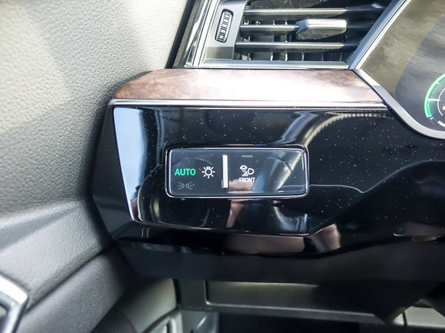 Used 2019 Audi e-tron Premium Plus AWD/4WD image 23