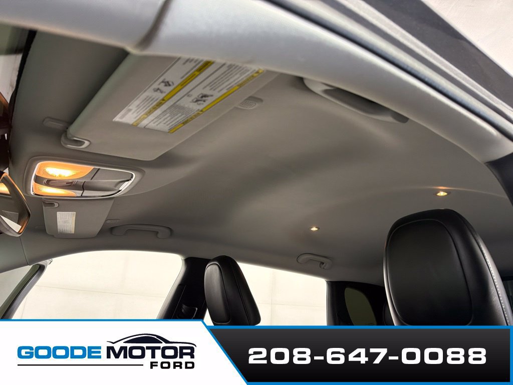 Used 2021 Jeep Cherokee Trailhawk AWD/4WD image 18
