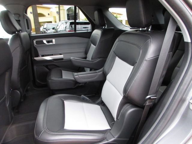 Certified 2022 Ford Explorer XLT w/ Equipment Group 202A image 26