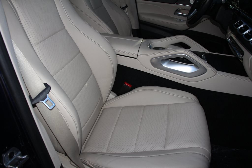 Used 2022 Mercedes-Benz GLS 450 4MATIC image 27