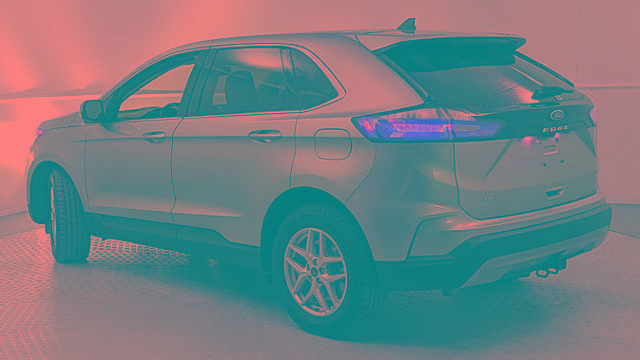 Certified 2022 Ford Edge SEL w/ Convenience Package image 3