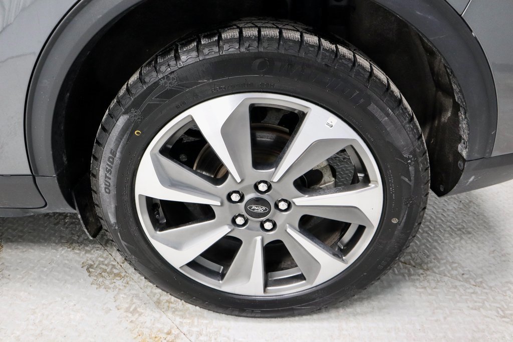 Certified 2025 Ford Escape Platinum image 20