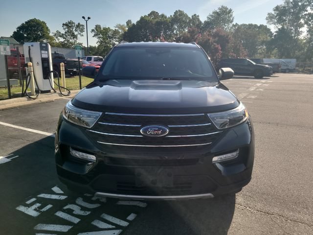 Certified 2023 Ford Explorer XLT w/ Equipment Group 202A AWD/4WD image 2